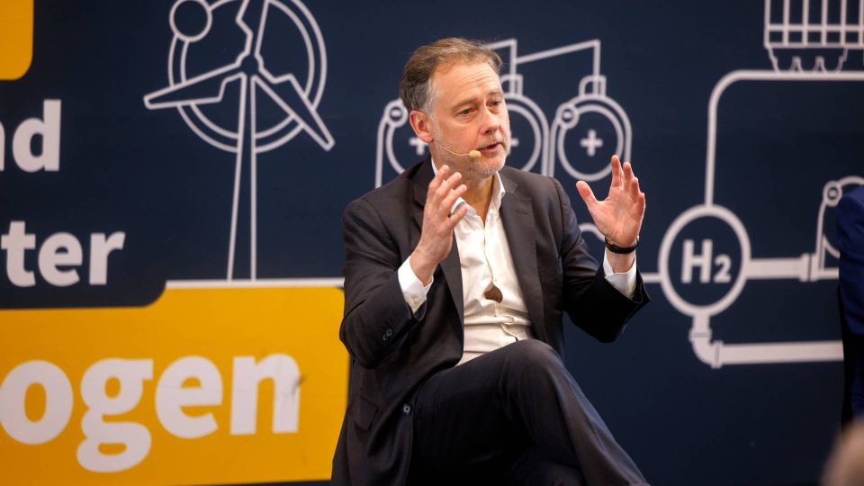 China has "taken the lead on all the renewable industries including hydrogen. Because when they say something, they do it," says CEO of the French PE manager Hy24 Pierre-Etienne Franc.