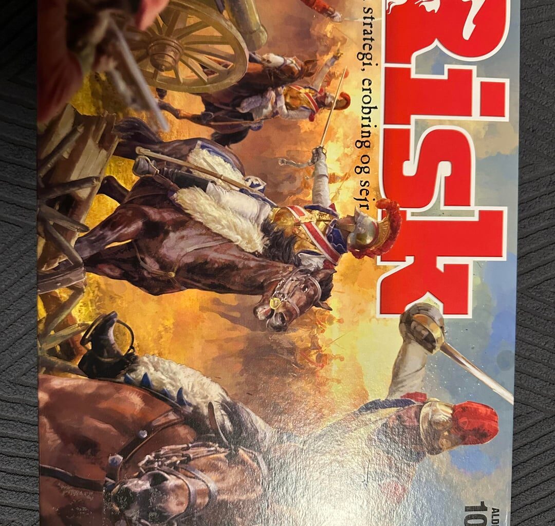 Giving away the Risk board game in Danish!🇩🇰
