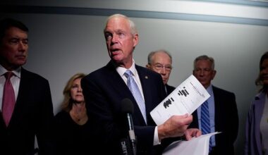 Shutdown deal lets senators sue for $500,000 over data seizures like those in Jan. 6 probe