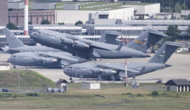 Dėl JAV vyriausybės uždarymo kai kurios užjūrio bazės nebemoka atlyginimų savo darbuotojams