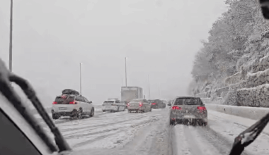 Kaos kod Splita zbog snijega, širi se video: 'Godišnji sastanak ljubitelja ljetnih guma...'