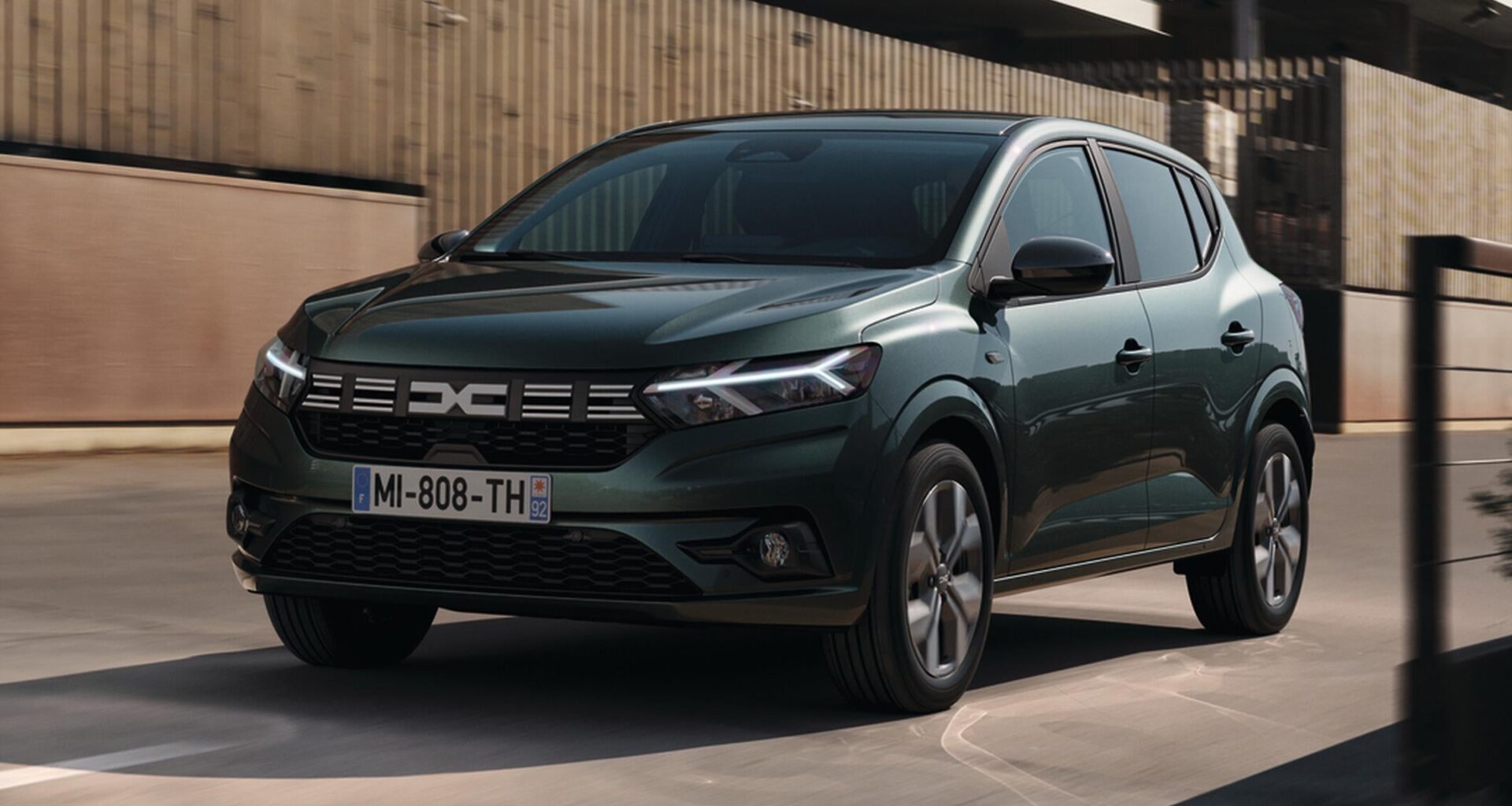 Sandero este cea mai vândută mașină din Europa în primele 10 luni din 2025, după ce Dacia a livrat nici mai mult nici mai puțin de 207 043 de bucăți către clienți