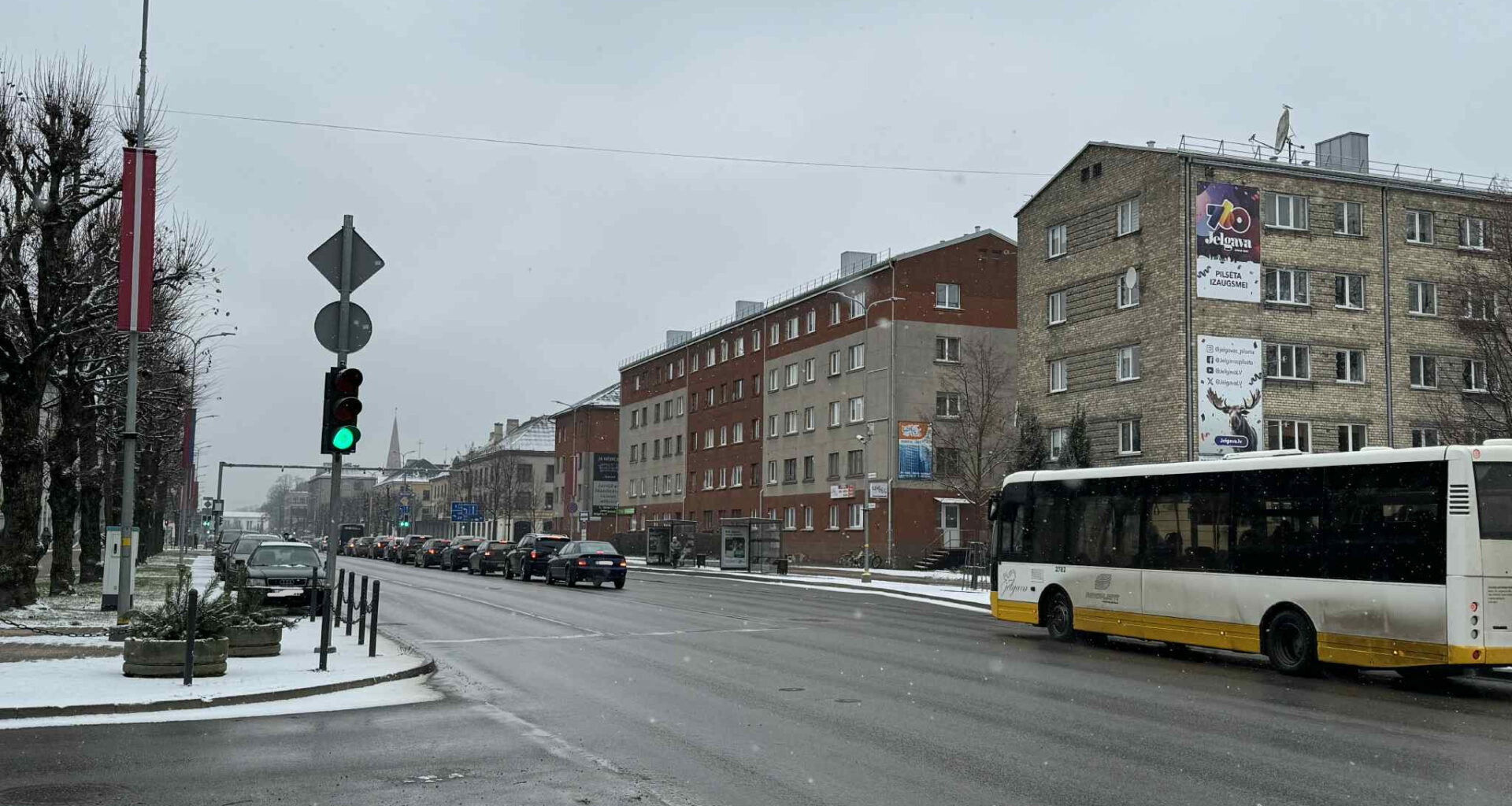 Asfaltēto ielu tīrīšanu pilsētā ziemas dienests veic trīs maršrutos