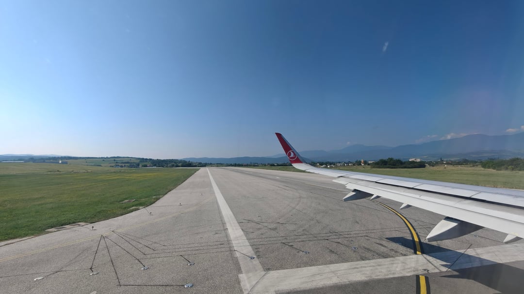 [OC] Turkish Airlines flight TK1006 from Skopje to Istanbul (Part 1)
