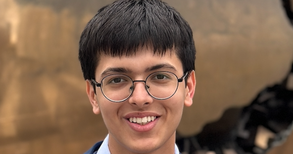 "Chacun d'entre nous est un leader": l'appel de Dev Karan, jeune activiste indien de 17 ans