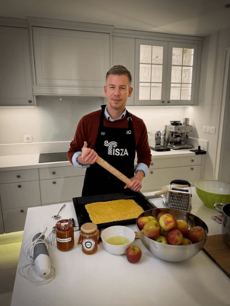 Magyar Péter: Most, hogy kiderült, hogy a Fidesznek se programja, se jelöltjei nincsenek, van egy kis időm sütit sütni