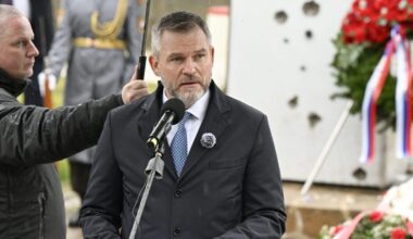 Prezident Pellegrini kritizuje vyjadrenia premiéra Fica k 17. novembru: Akoby chcel znevážiť študentov a mladých ľudí