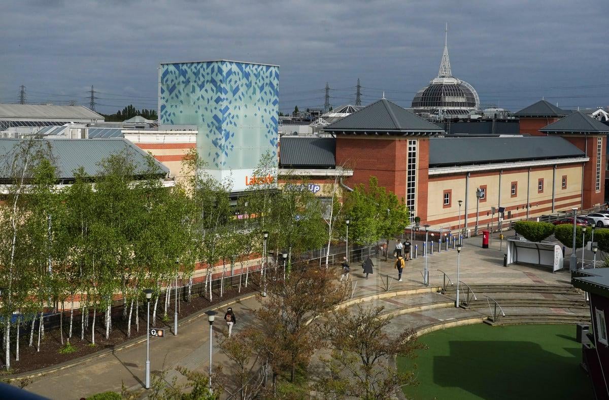 London man charged over £30,000 iPhone 17 heist at Apple store