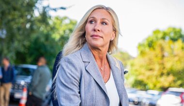 Raskin says Democratic Party would welcome MTG, drawing boos from the crowd