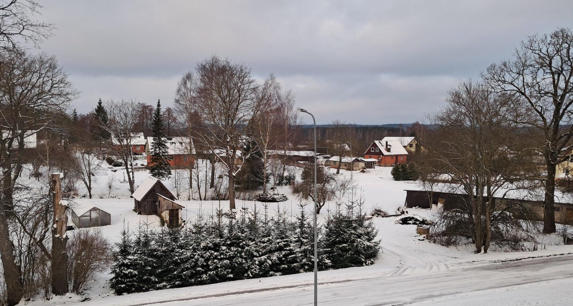 Pie manis viss ir ļoti skaists un balts. Un kā pie Jums?