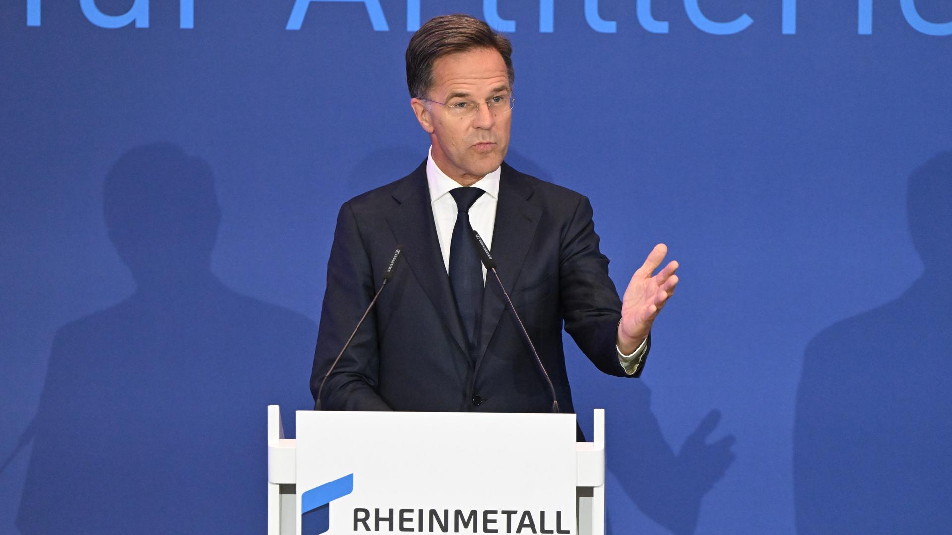 Unterlüß: Mark Rutte, Nato-Generalsekretär, spricht bei der Einweihung des neuen Artilleriewerks von Rheinmetall. 