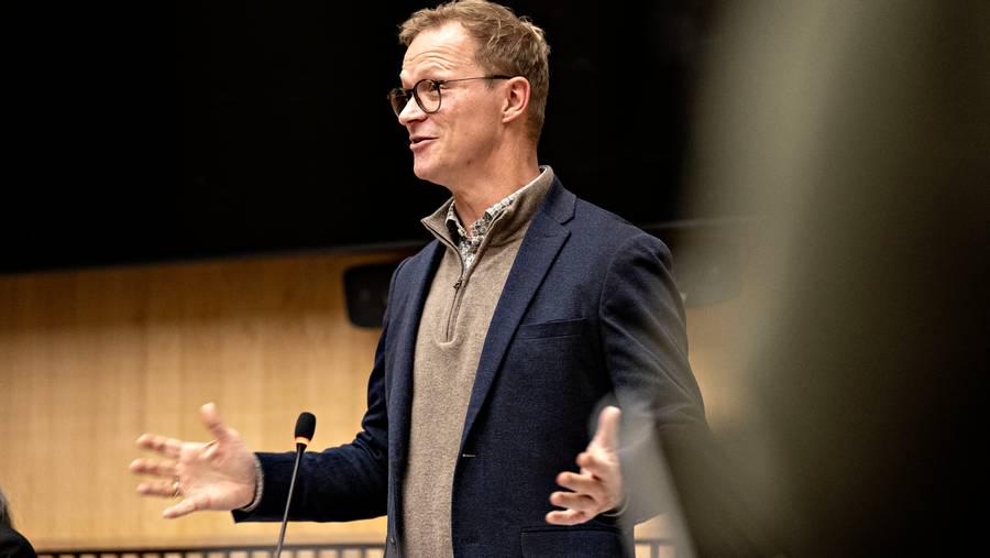 Kæmpe bombe i Middelfart: Skifter parti og tipper balancen [Ulla Sørensen skifter parti fra S til V]