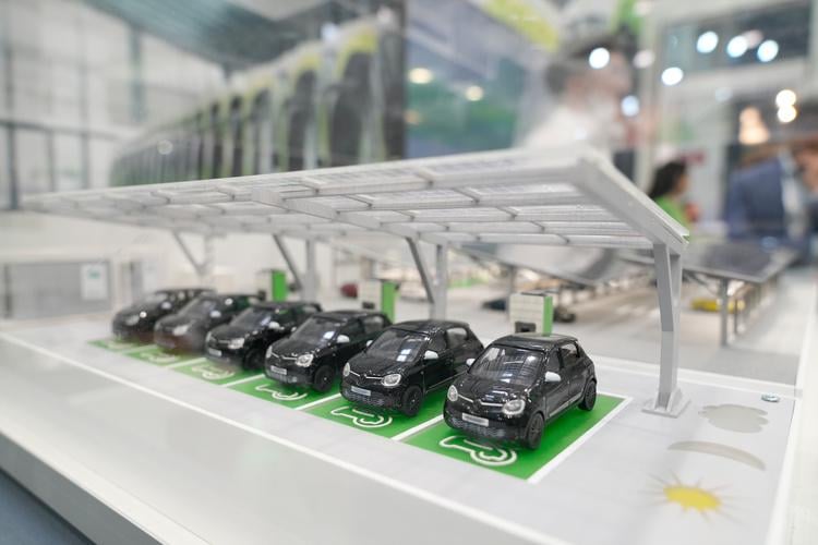 From Barrel to Battery – How Fossil Fuel Players Are Shaping the Mobility Transition