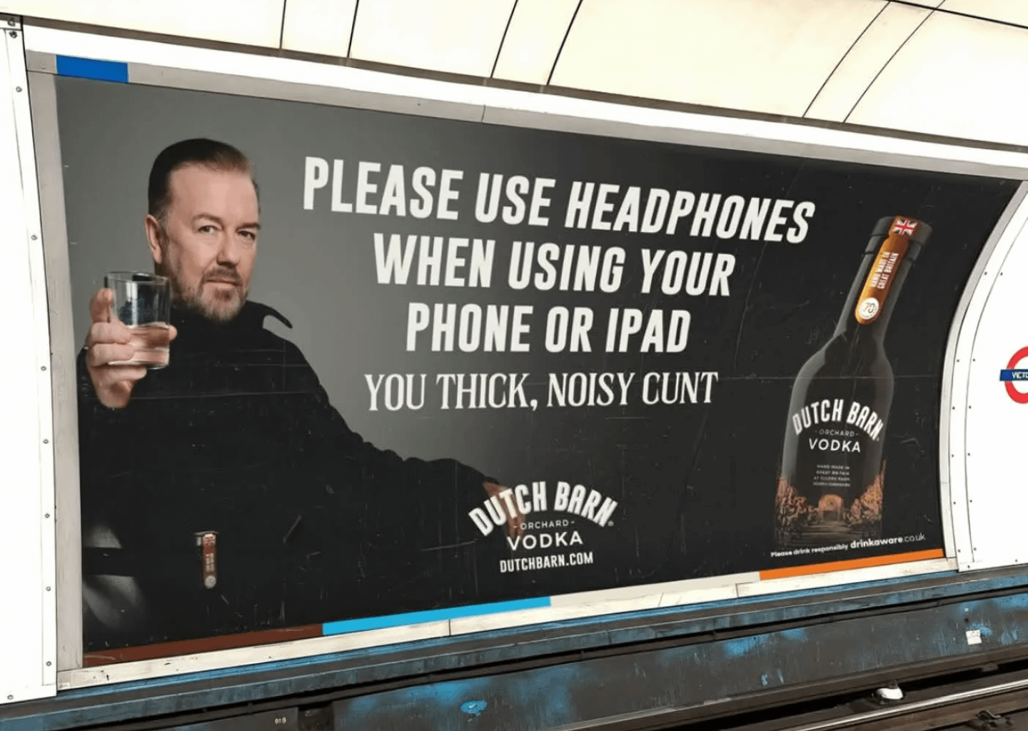 K tématu vášnivých uživatelů smartphonů bez sluchátek a "na plný koule" v MHD :P