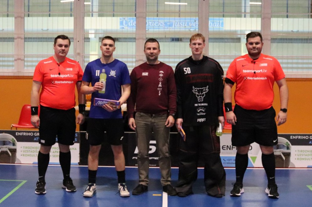 Latvijas Florbola savienība » LV » 2022/2023 » Jaunumi » 1. līgas turnīrā "FBK SĀC" uzvar valmieriešus