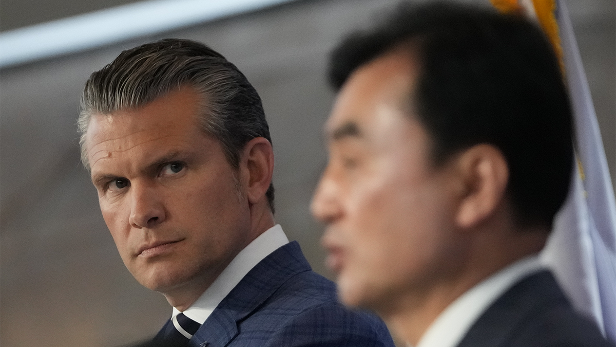 Pete Hegseth and South Korean Defense Minister Ahn Gyu-back