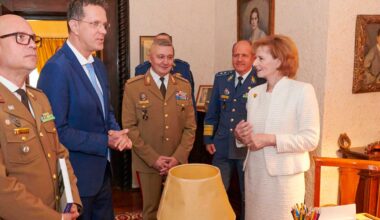 Margareta de Roumanie reçoit les hauts responsables de l'OTAN et de la Défense nationale au palais Elisabeta