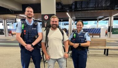 Tourist reunited with stolen belongings at departure gate