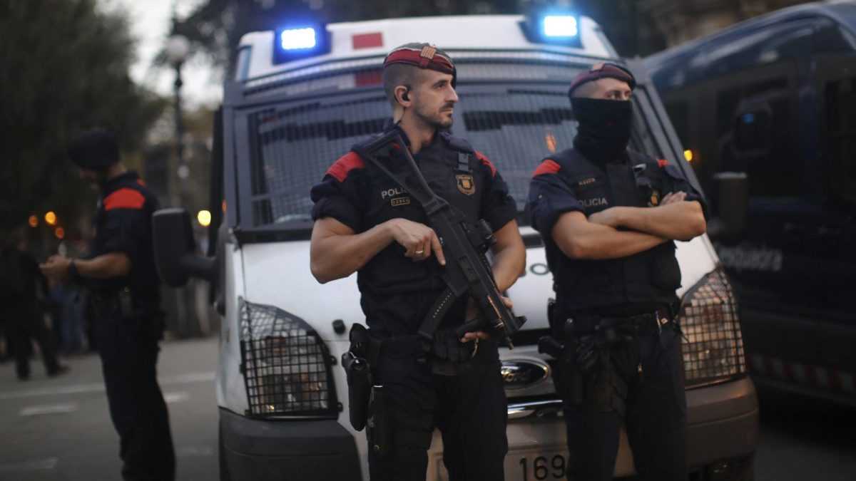 Španielski policajti rozbili zločineckú sieť pašujúcich migrantov