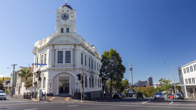 Ponsonby, near College Hill.