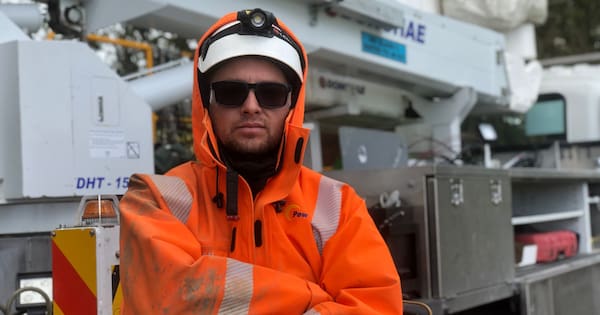 The push to restore power in 'apocalyptic' Southland