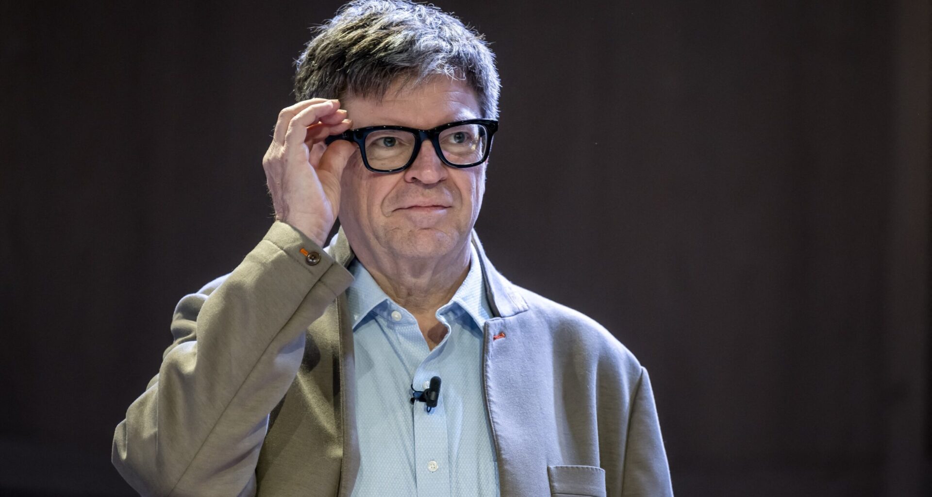 Zakaj boter umetne inteligence po dolgih letih zapušča tehnološkega velikana