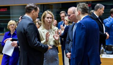 Guerre en Ukraine : l'UE réclame un siège à la table des négociations sur le "plan de paix" américano-russe