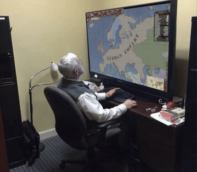 German grandpa battle station