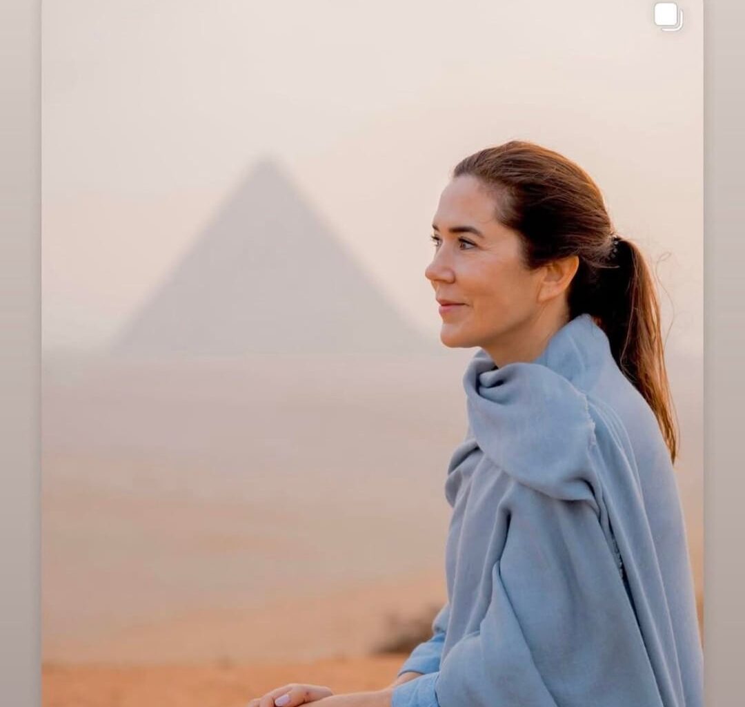Danish Royal Family Insta account posts photo dump from Egypt! Mary meets Sisi, tours the museum in giant pants; we get a closer look at the gorgeous white lace Natura outfit she wore to the gala