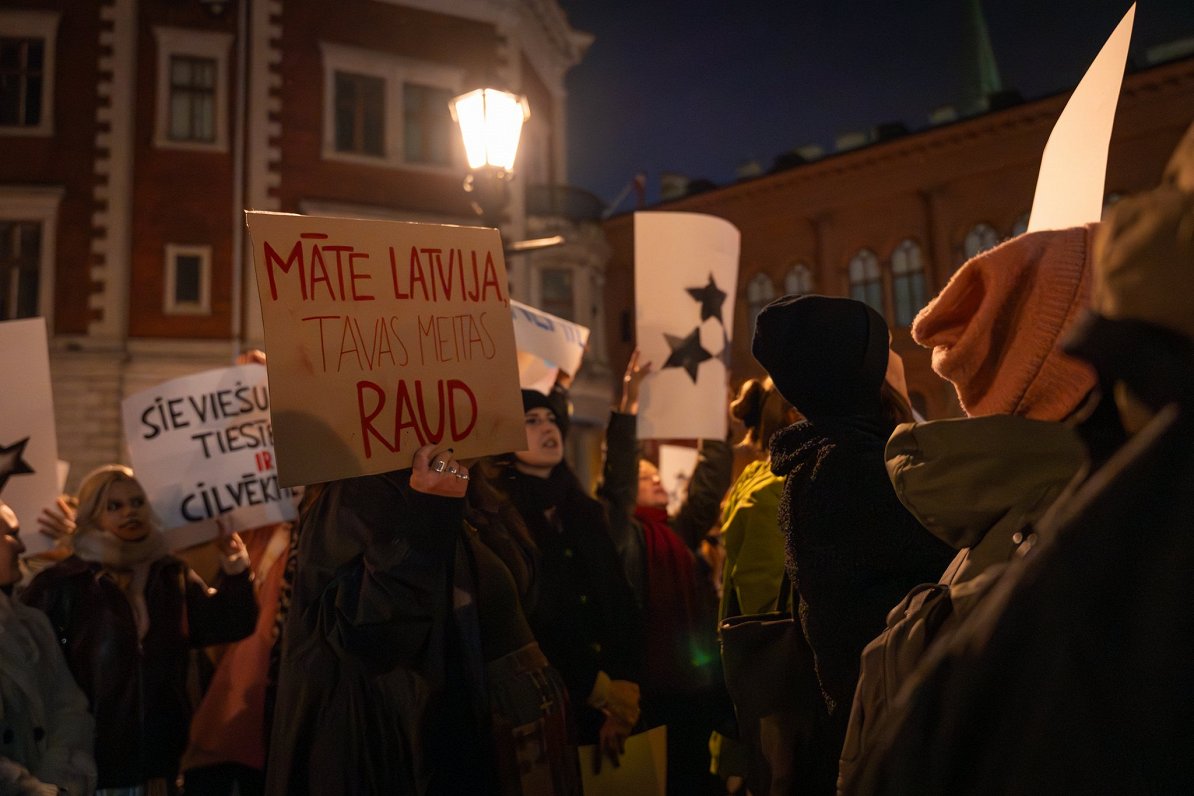 Doma laukumā protestē pret Latvijas izstāšanos no Satmbulas konvencijas