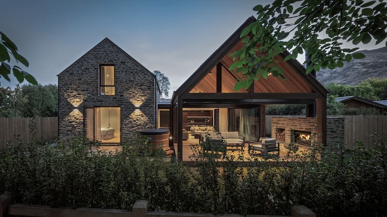 Sam Connell won the National Award for New Home between 150m² and 300m² for Macandrew Lane in Wānaka.