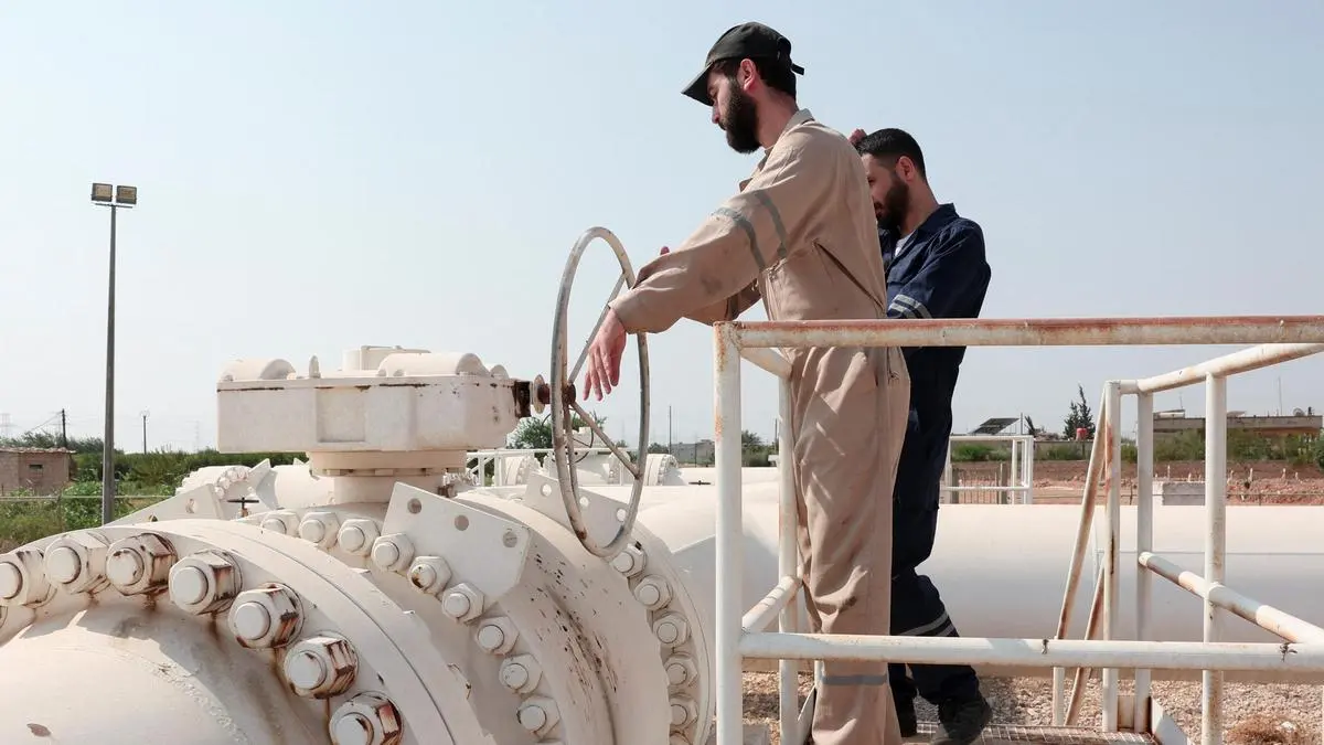 Saudi Arabia Ends Kafala System: What It Means for Indian Migrants | 2025