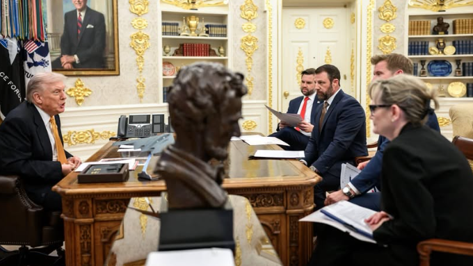 Sen. Cindy Hyde-Smith meets with government officials to talk prices and more