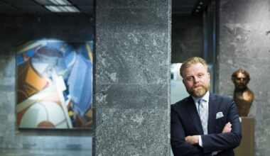 Governor of Central Bank Forecasts Cooling of Iceland's Economy