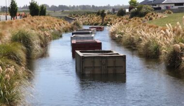 Shipping containers turn algae-plagued lake into living lab