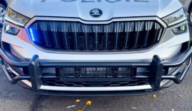 Νέα περιπολικά 265 PS «εμβολίζουν» αυτοκίνητα και έχουν θήκες για μεγάλα πυροβόλα (photos)