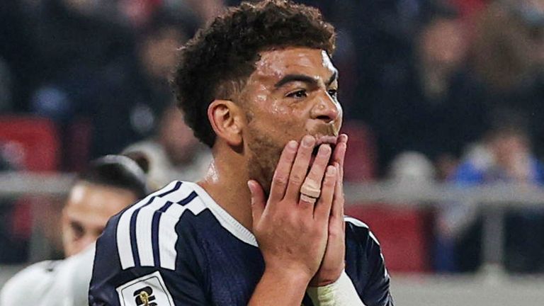 PIRAEUS, GREECE - NOVEMBER 15: Scotland's Che Adams reacts to missing a chance to score during a 2026 FIFA World Cup Qualifying match between Greece and Scotland at Georgios Karaiskakis Football Stadium, on November 15, 2025, in Piraeus, Greece. (Photo by Craig Williamson / SNS Group)