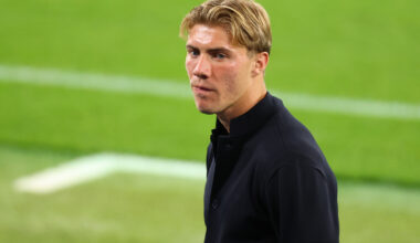 MANCHESTER, ENGLAND - SEPTEMBER 17: Rasmus Hojlund of SSC Napoli inspects the pitch during a stadium familiarisation ahead of the UEFA Champions League 2025/26 League Phase MD1 against Manchester City at City of Manchester Stadium on September 17, 2025 in Manchester, England. (Photo by Molly Darlington/Getty Images)