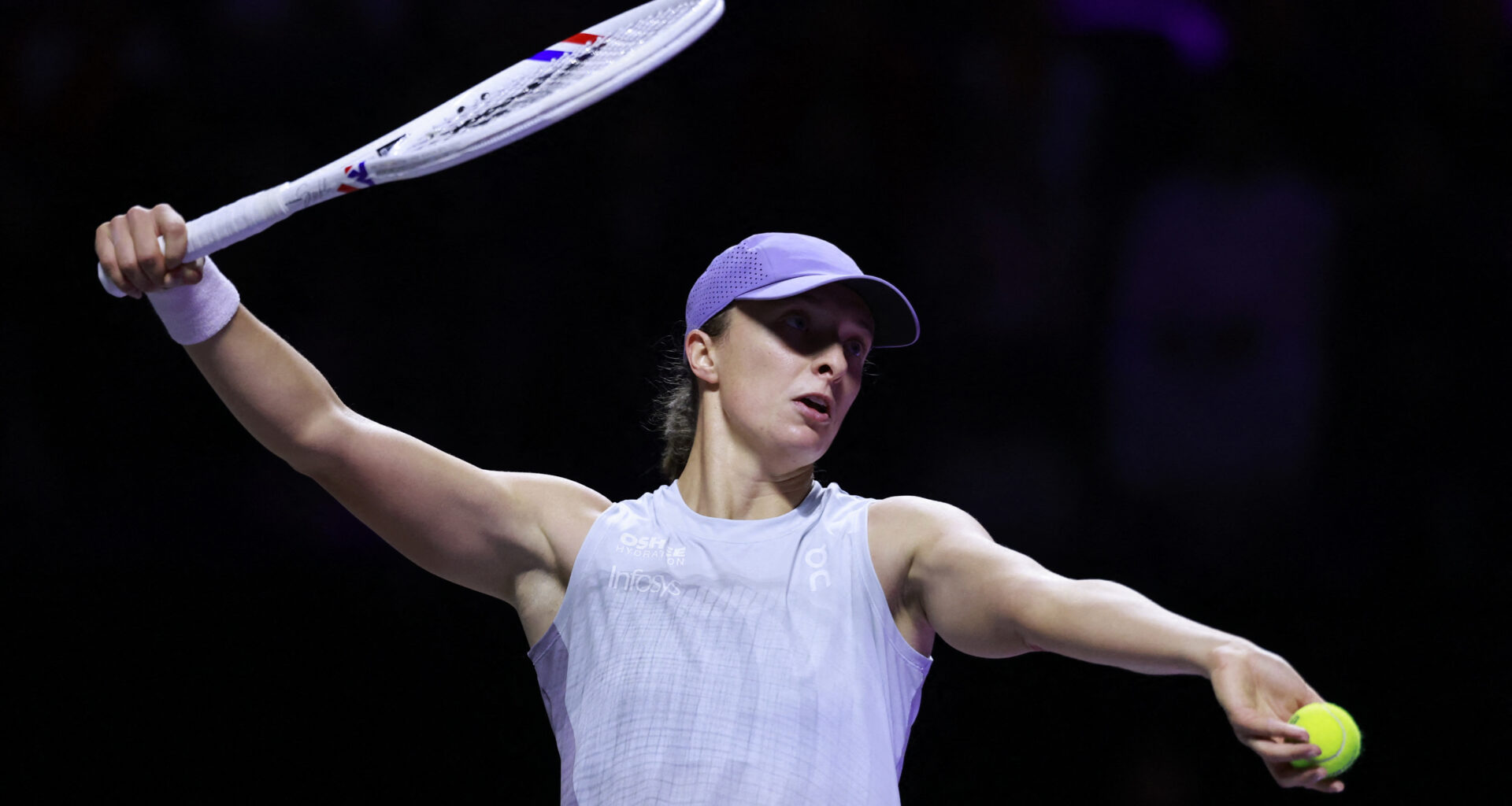 cover Swiatek swats aside Keys for winning start at WTA Finals