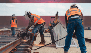 EADaily claims Latvia plans to dismantle railways to Russia, calling it “Russophobia.” The article blames Baltic states for “Russophobia” in the EU and says their actions defy their interests. This aligns with Russian disinformation aimed at discrediting Latvia and influencing locals