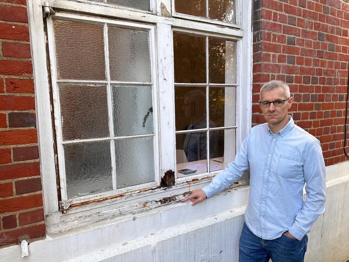 £16,000 to replace two windows in London ground floor flat branded 'red tape lunacy'