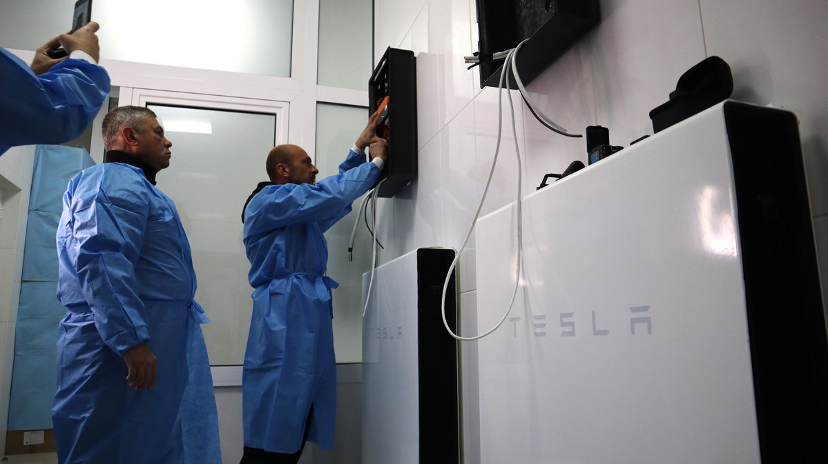 As Ukraine’s Energy Grid Struggles, a Life-Saving Reserve Kicks In