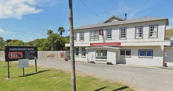 Community rallies behind pub after liquor licence lost