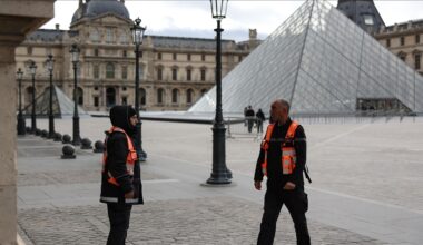 Part of Louvre’s unstolen jewels moved to bank of France  after $102M heist