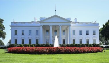 Trump meets with released Israeli hostages and their families at White House