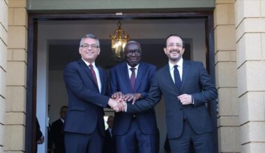 TRNC president, Greek Cypriot leader meet in buffer zone