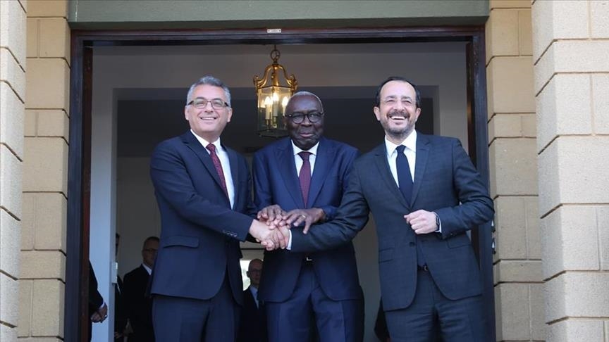 TRNC president, Greek Cypriot leader meet in buffer zone