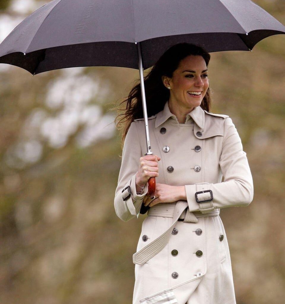 Regal Style Diaries 👑: Kate’s Signature Looks: Tailored Blazers and Coats