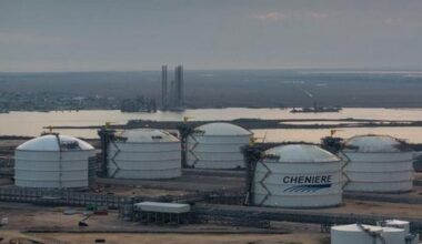 US LNG Exports Shatter Records Amid Pollution Concerns