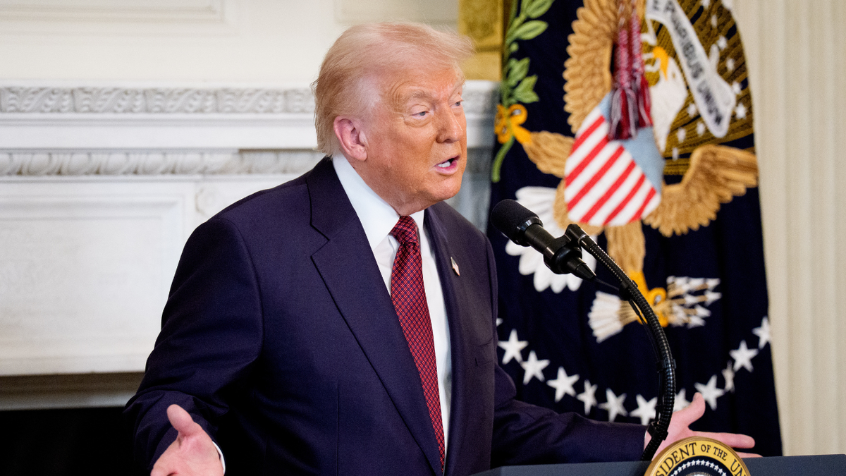 trump speaking at oval office